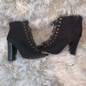 Peep-toe tie-up bootie